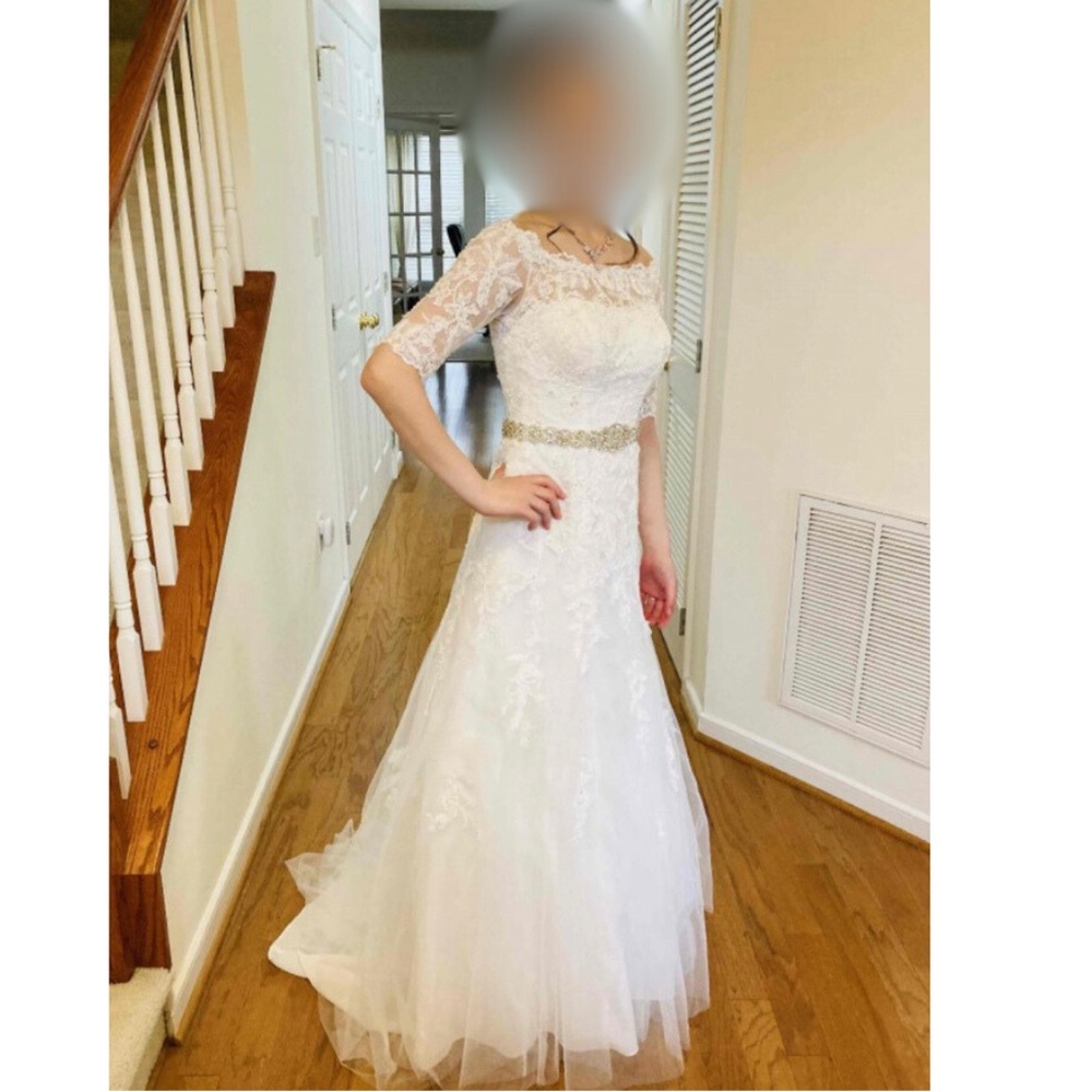 David’s Bridal Wedding Dress-Size 4-Like New Excellent Condition